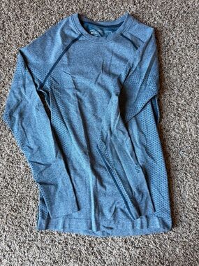 Figs Women's Long-Sleeve underscrub - light blue